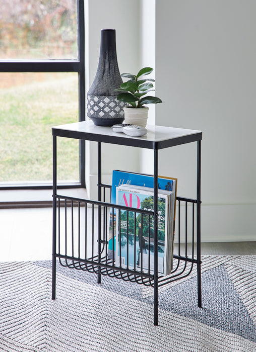 Issiamere - Black / White - Accent Table